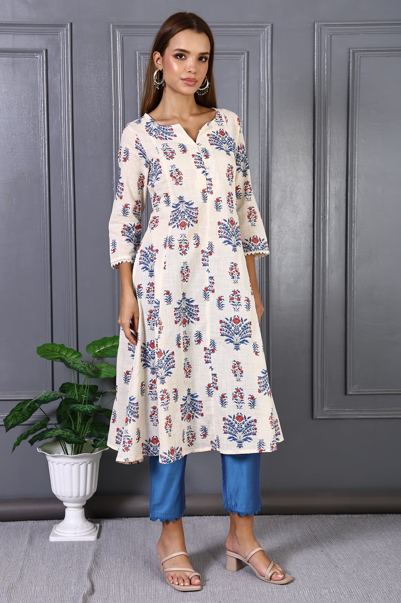 Blue Solid Lace Mid-Rise Straight Pant