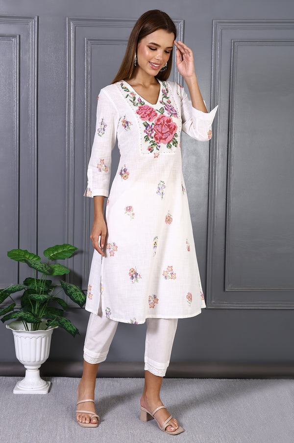 White Solid Pure Cotton Slim Pants with Lace