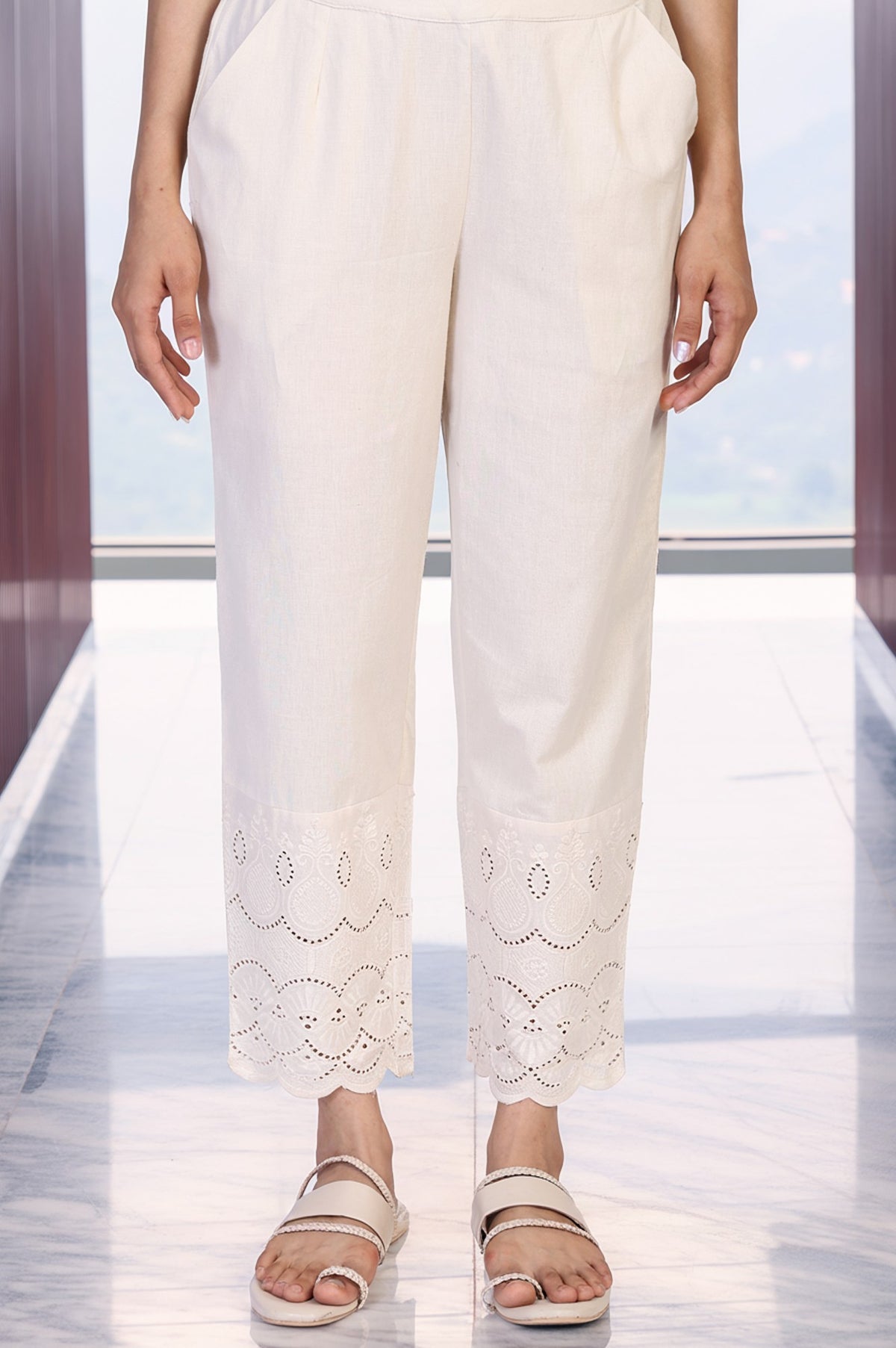 Off-White Embroidered Cropped Cotton Straight Pant - S