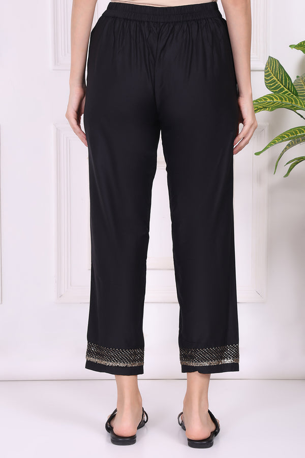 Black Solid Embroidered Mid Rise Ankle Length Straight Pants