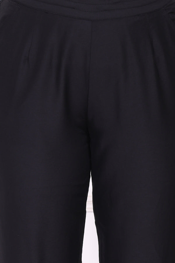 Black Solid Embroidered Mid Rise Ankle Length Straight Pants