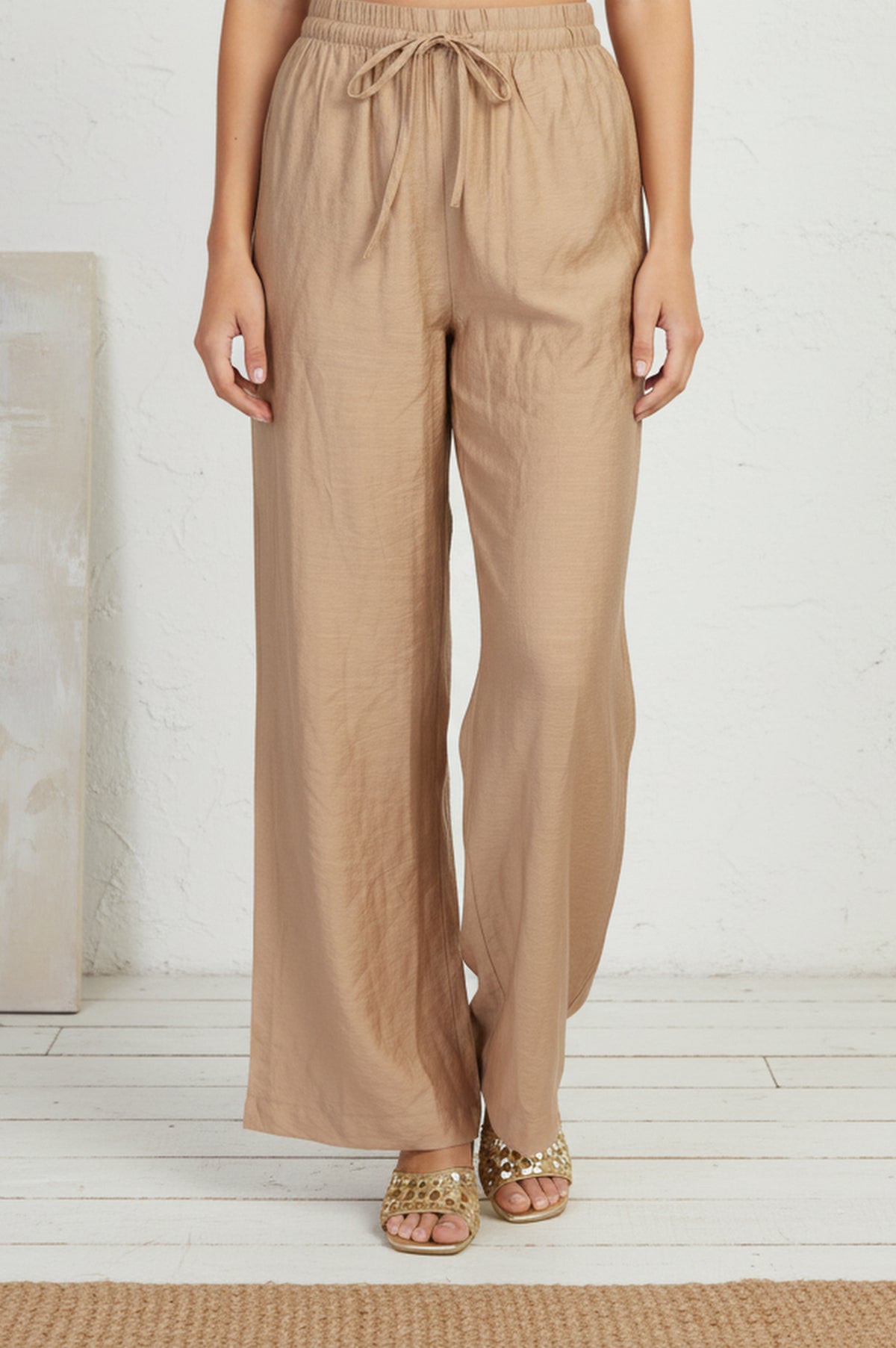 Gold Solid Rayon Relaxed Fit Mid Rise Flared Pants - S