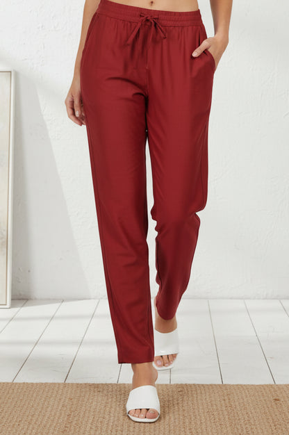 Red Solid Relaxed Fit Ankle Length Mid Rise Straight Pants
