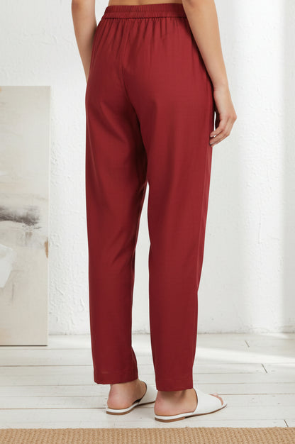 Red Solid Relaxed Fit Ankle Length Mid Rise Straight Pants