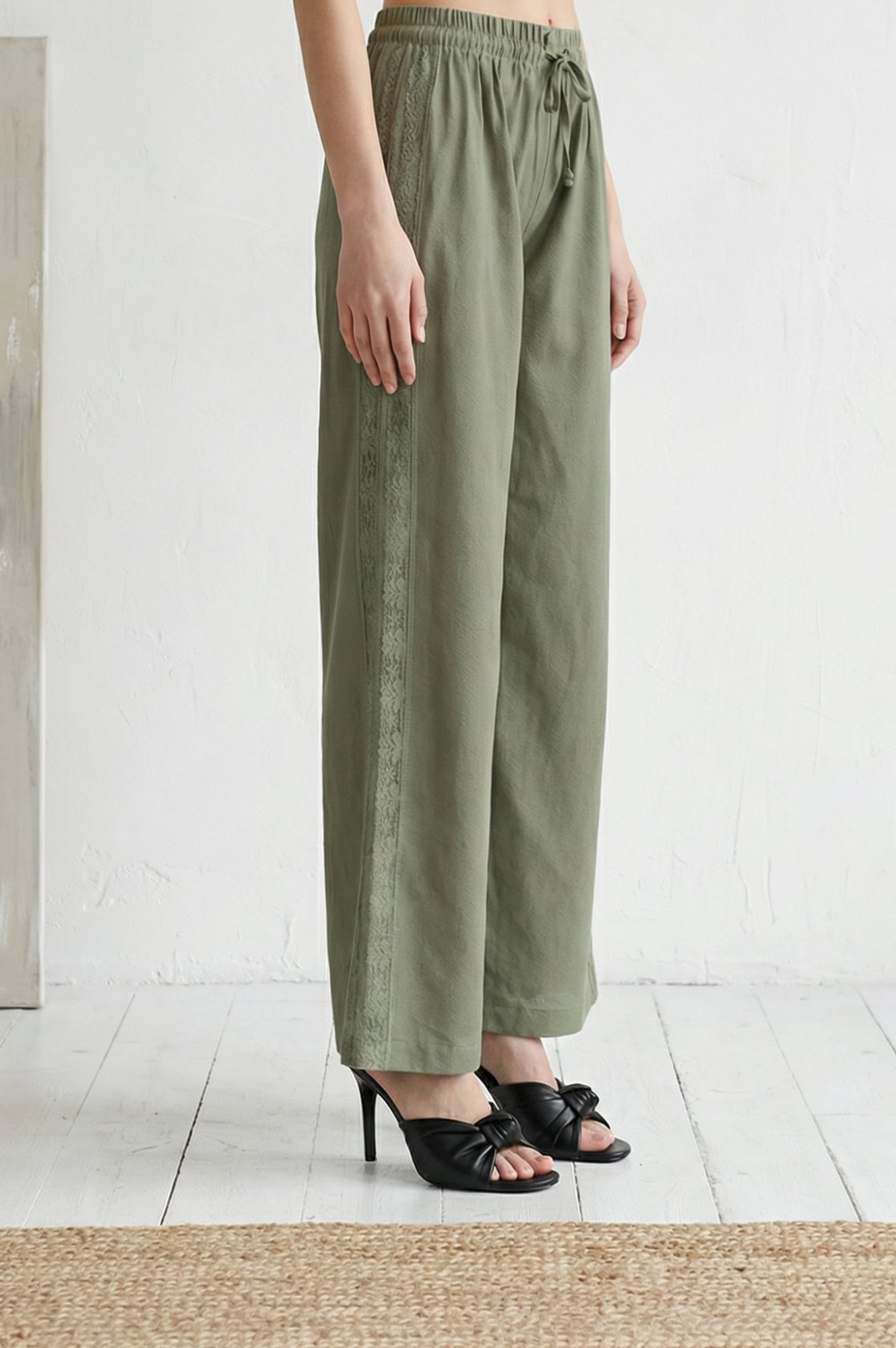 Olive Solid Lace Cotton Blend Relaxed Fit Ankle Length Pants
