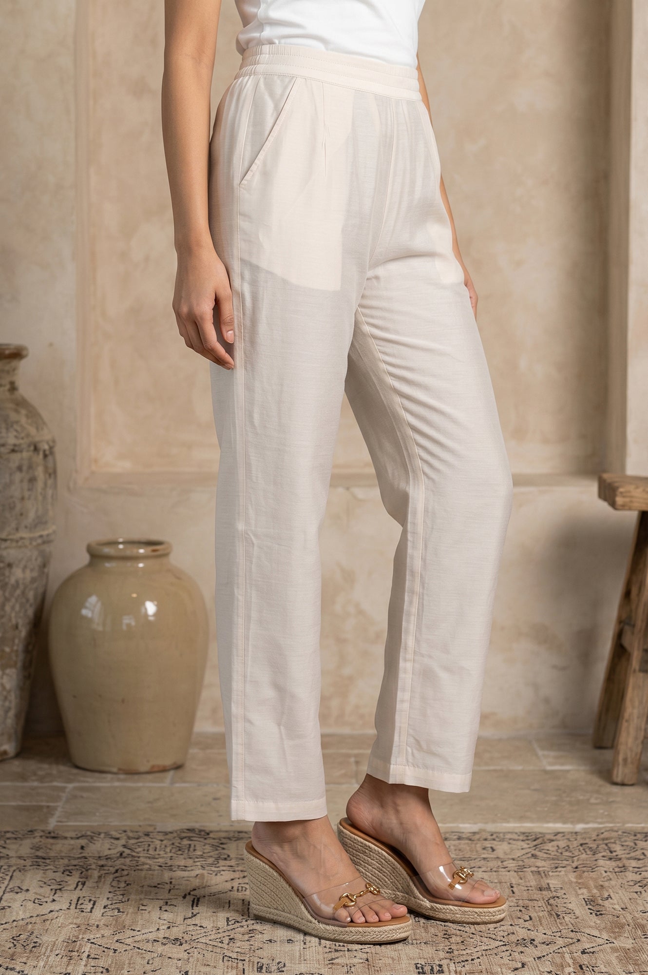 Off White Straight Fit Ankle Length Pants