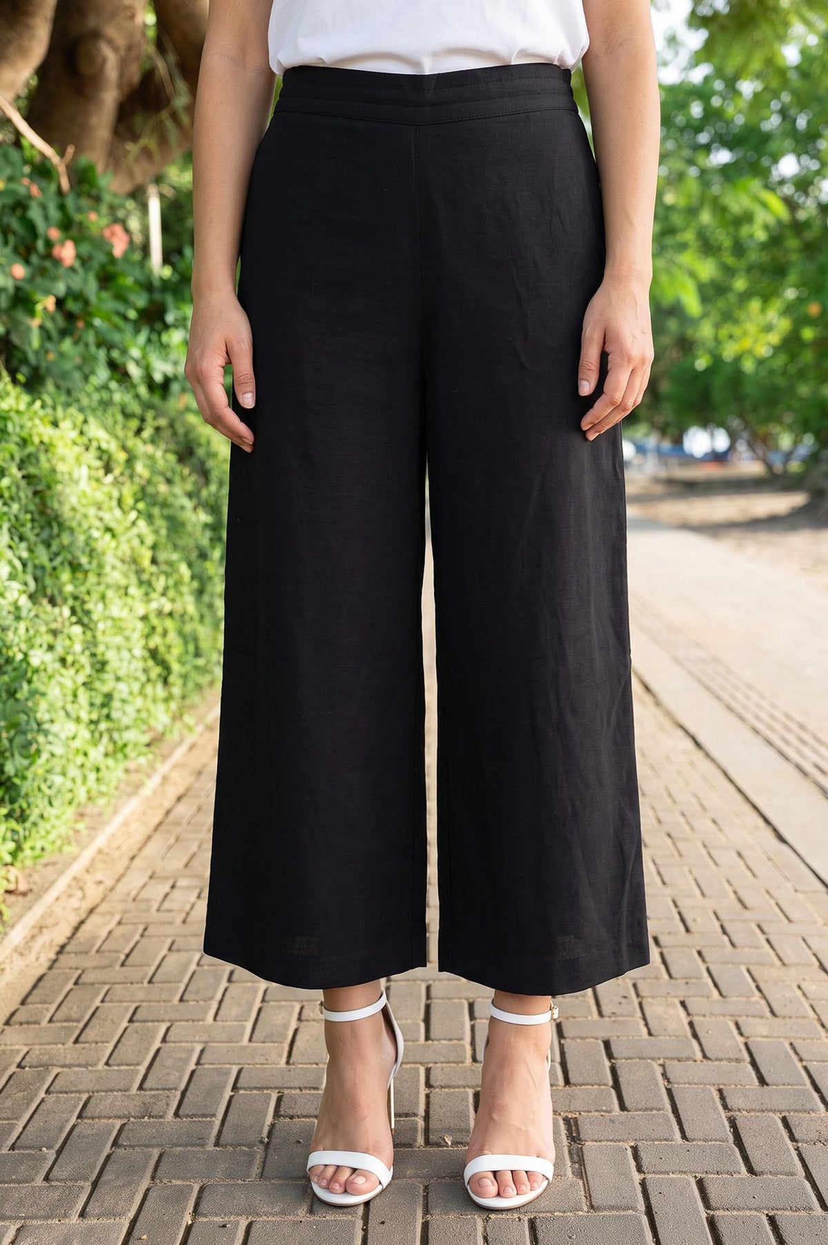 Black Solid Wide Leg Flared Pants