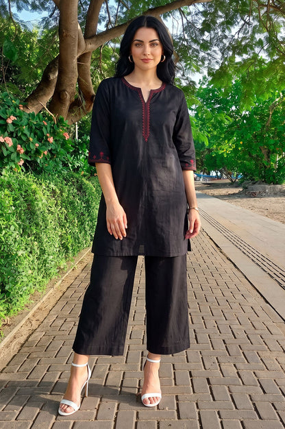 Black Solid Wide Leg Flared Pants