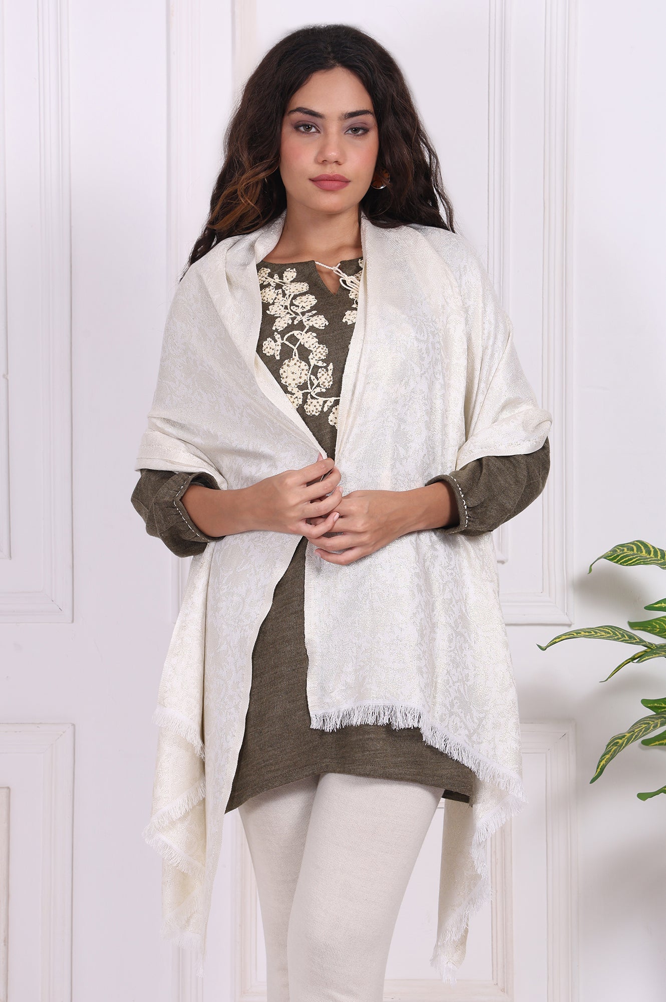Off-White Textured Woven Design Fringed Stole