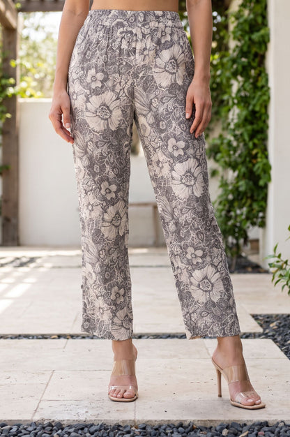 Off White Floral Printed Straight Fit Ankle Length Mid Rise Pants