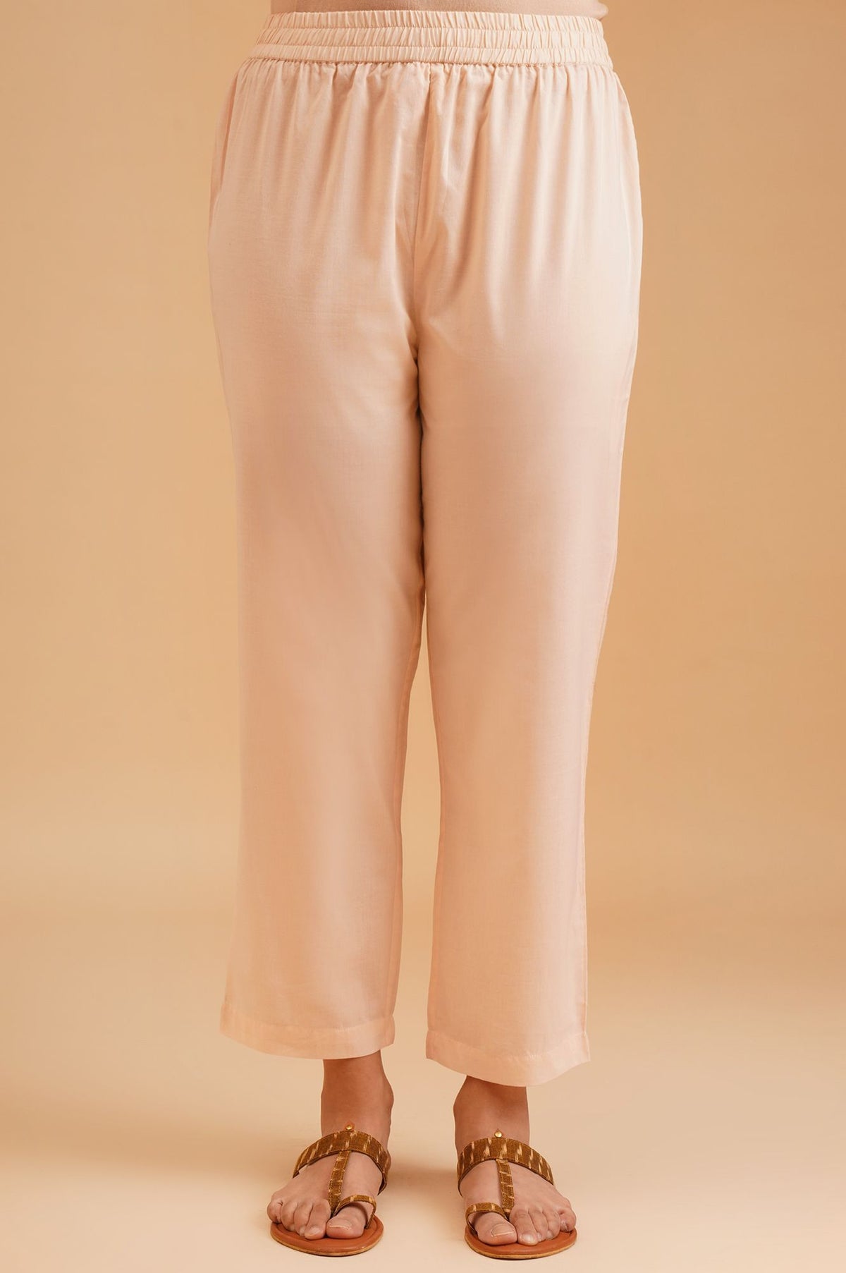 Peach Solid Pure Cotton Straight Fit Ankle Length Mid Rise Pant