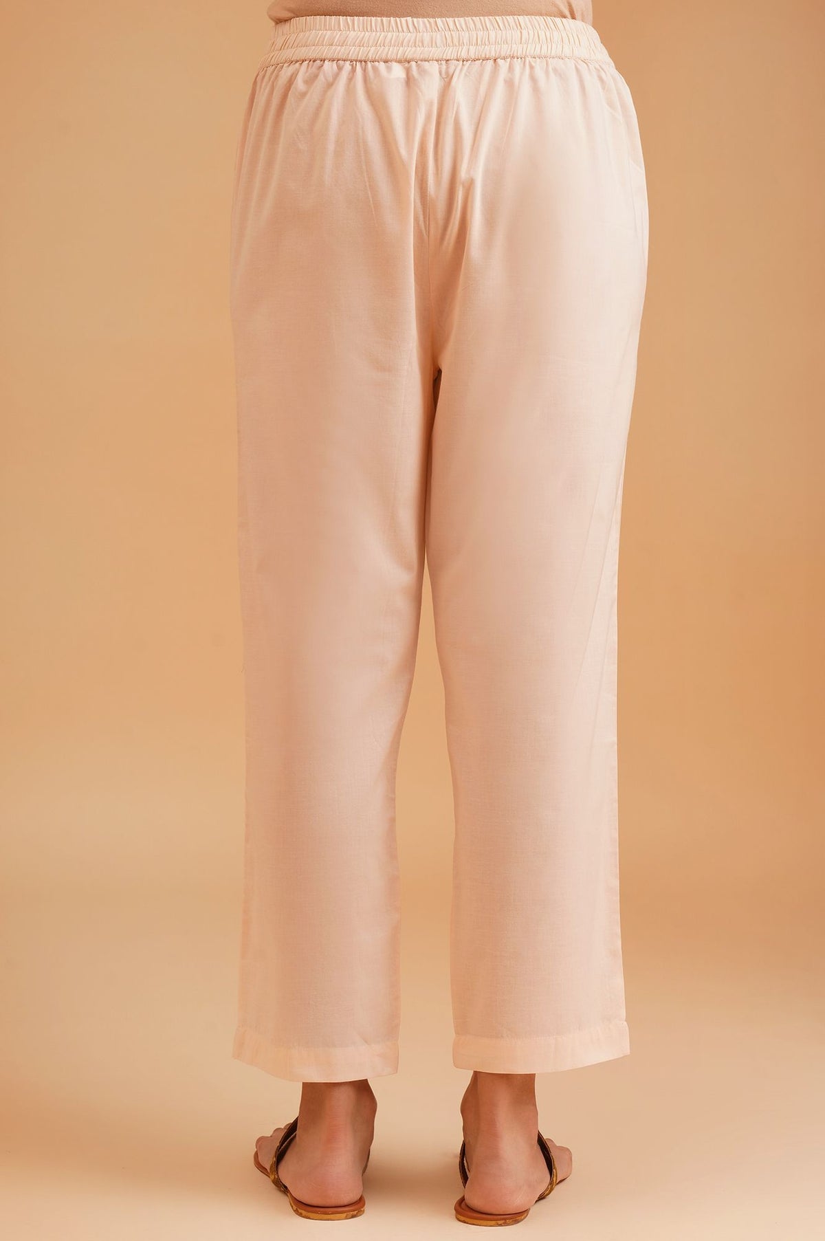 Peach Solid Pure Cotton Straight Fit Ankle Length Mid Rise Pant