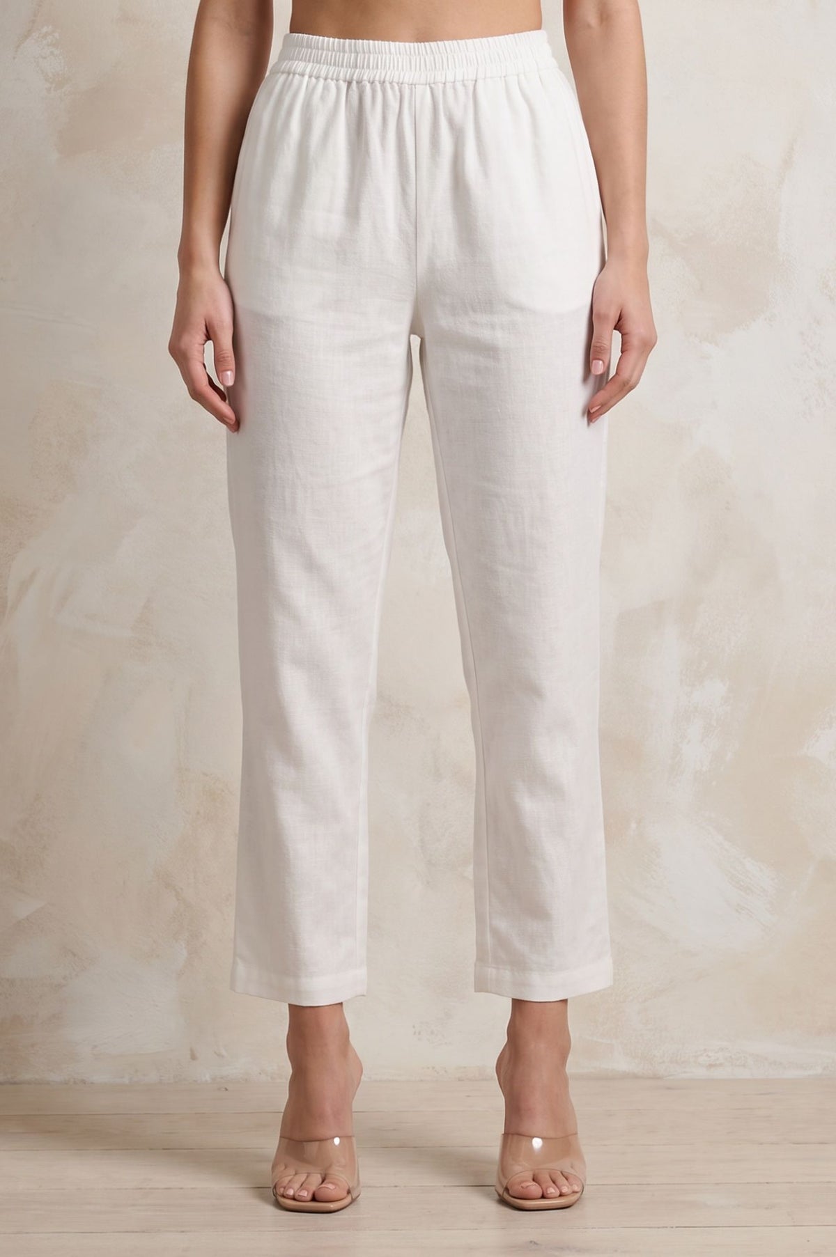 Off White Solid Tape Pure Cotton Straight Fit Ankle Length Mid Rise Pants
