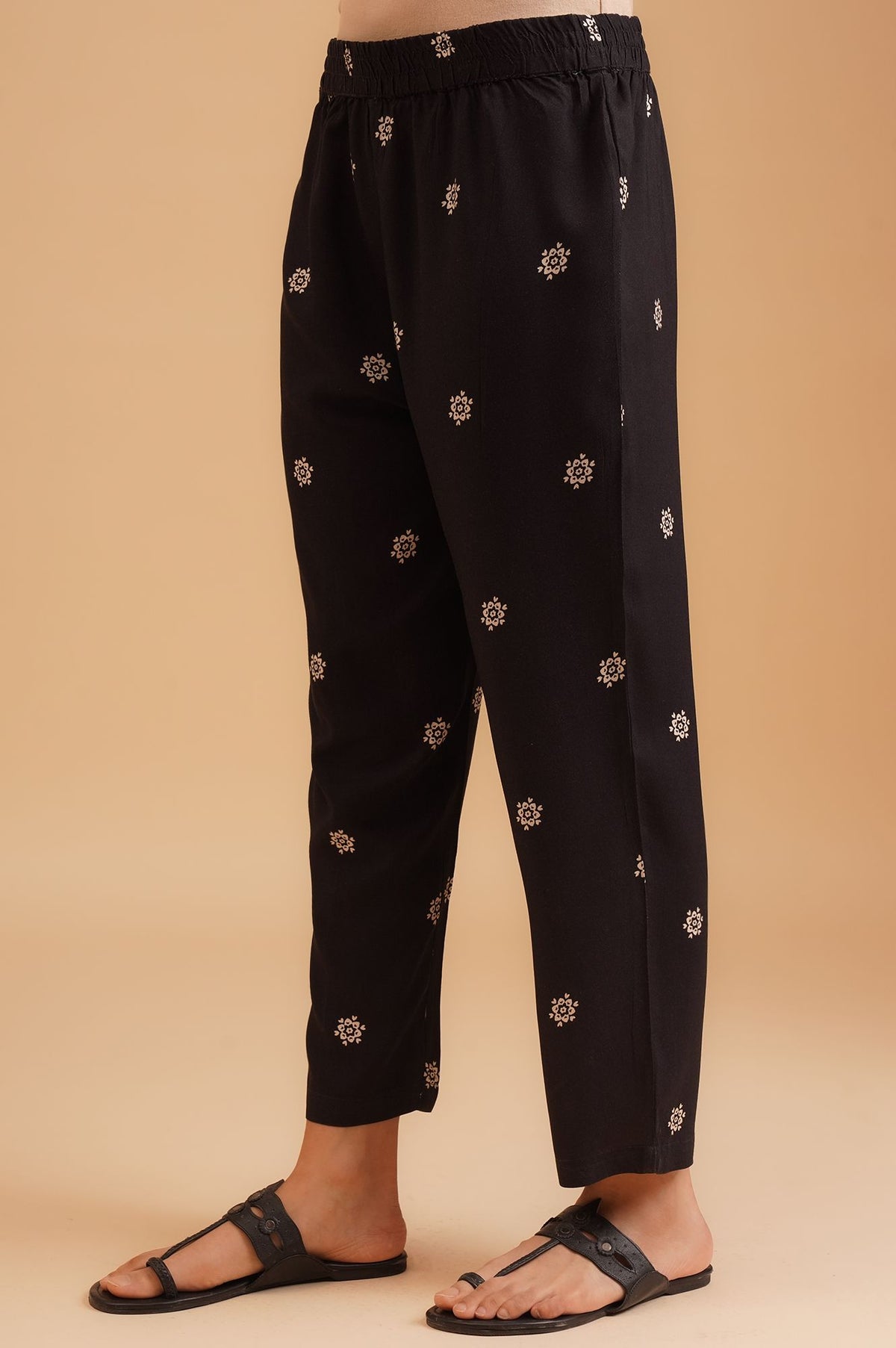 Black Floral Printed Rayon Straight Fit Ankle Length Mid Rise Pants
