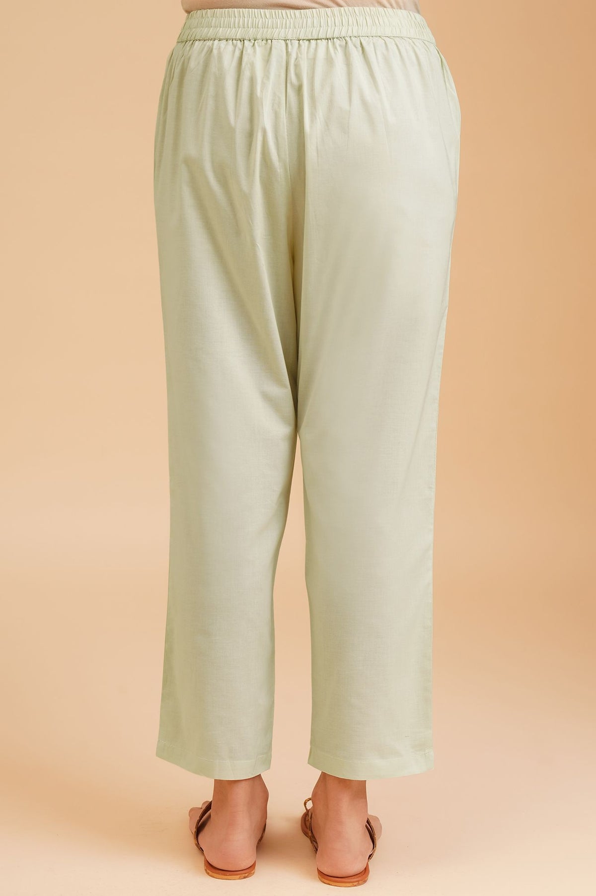 Green Solid Pure Cotton Straight Fit Ankle Length Mid Rise Straight Pant