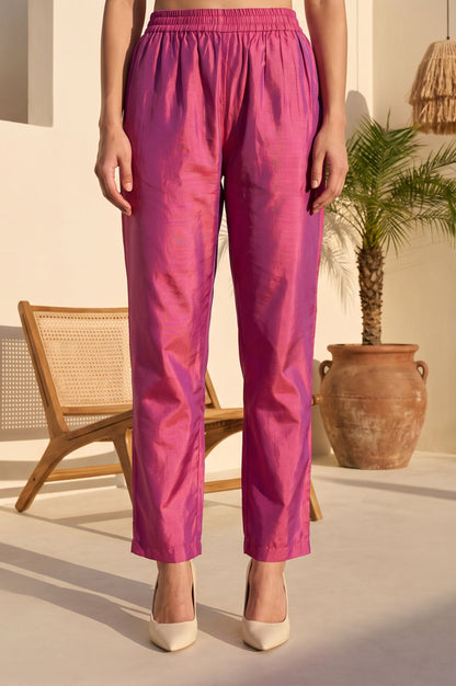Magenta Solid Buttons Straight Fit Ankle Length Mid Rise Pants