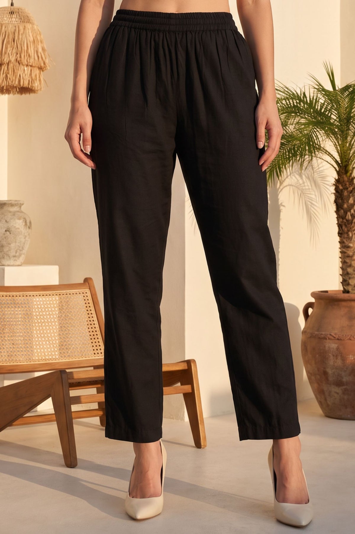 Black Solid Buttons Straight Fit Ankle Length Mid Rise Pants