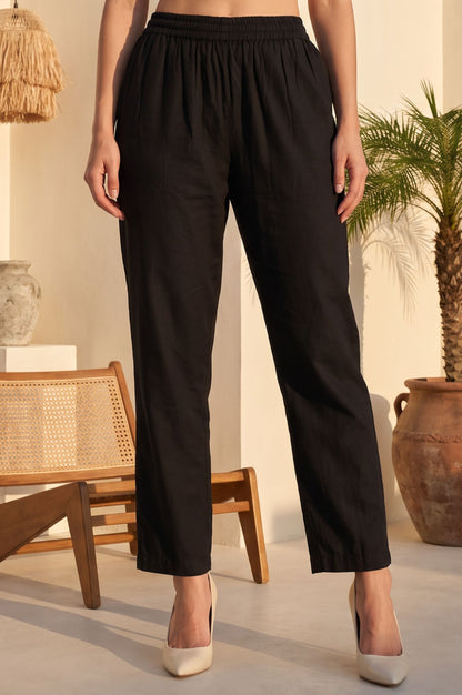 Black Solid Buttons Straight Fit Ankle Length Mid Rise Pants