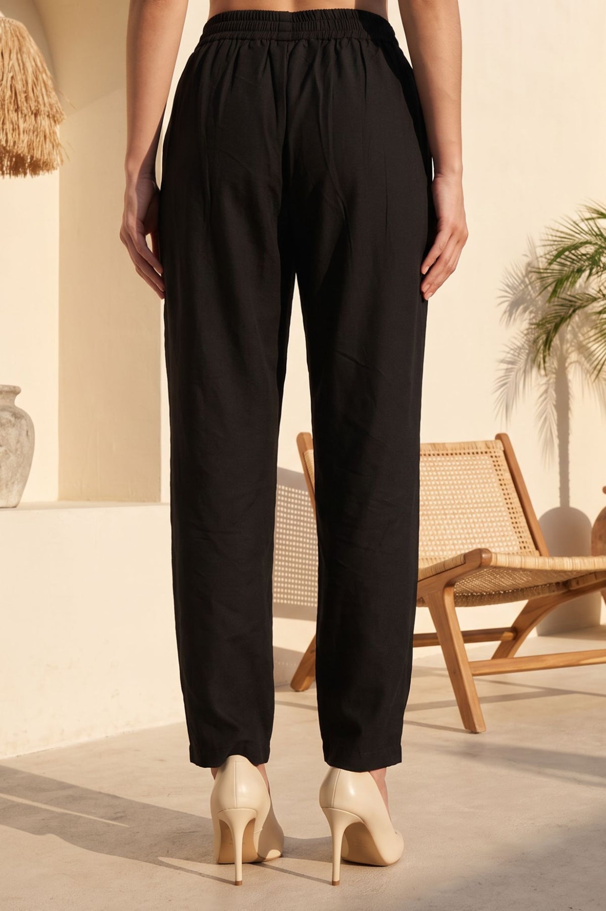 Black Solid Buttons Straight Fit Ankle Length Mid Rise Pants