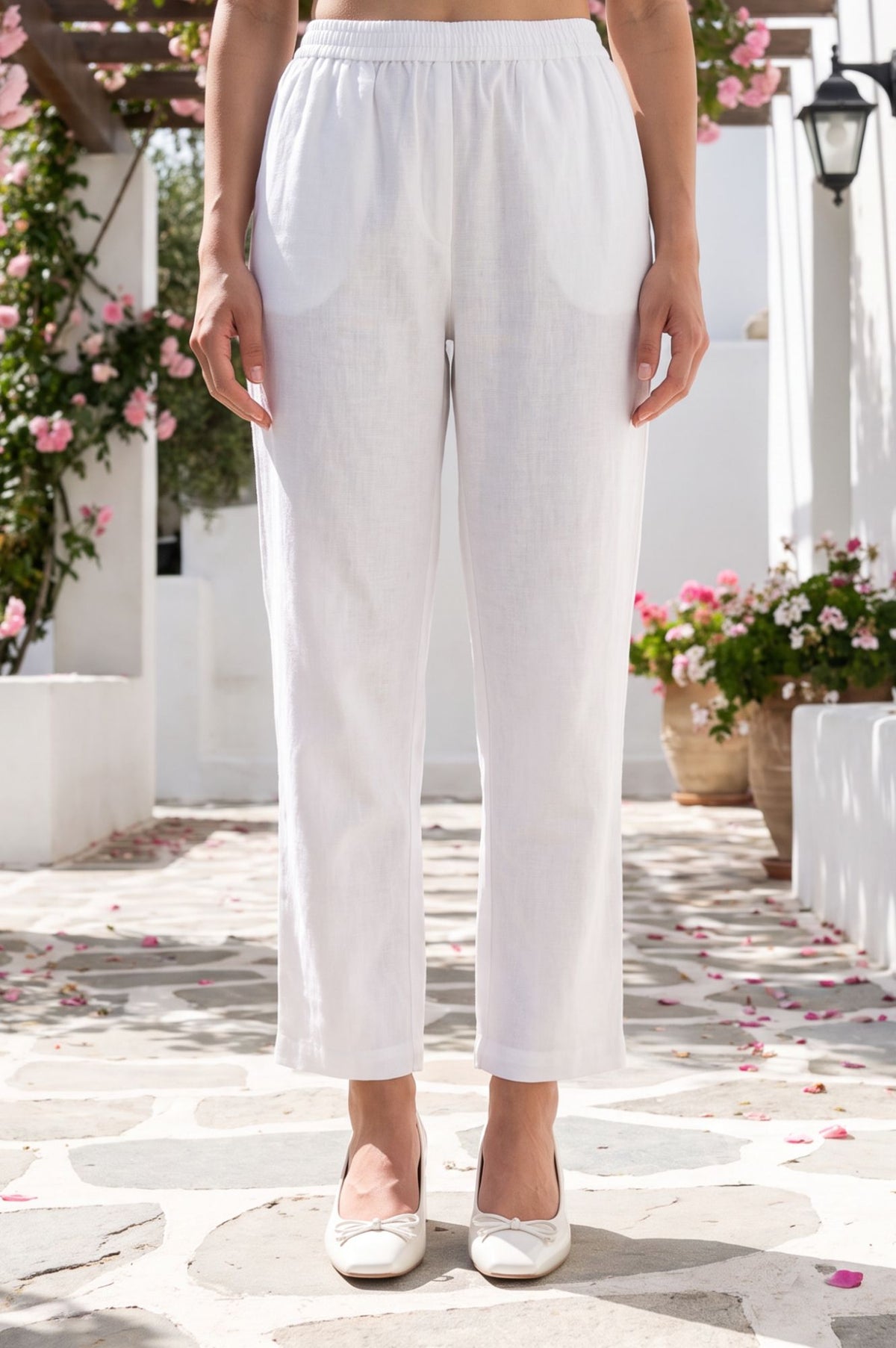 White Solid Buttons Straight Fit Ankle Length Mid Rise Pants