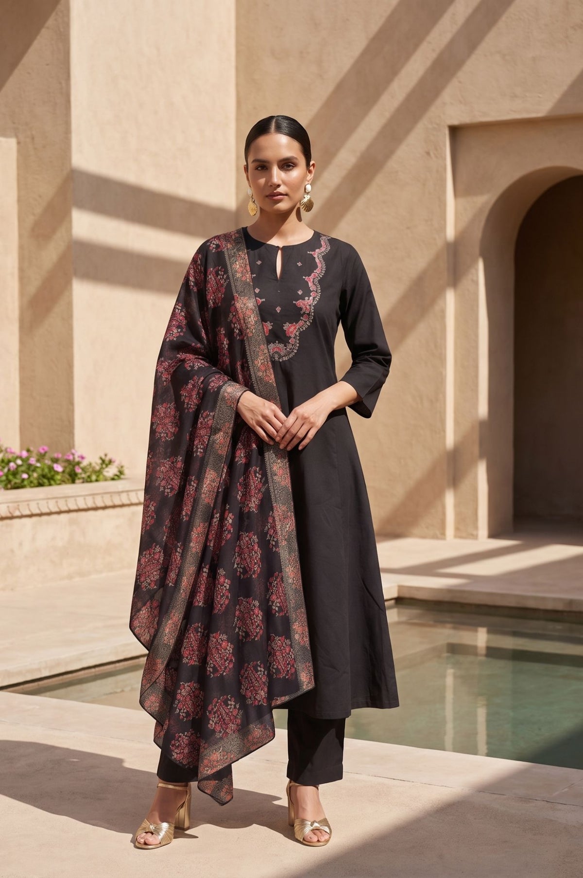 Black Floral Printed Zari Jacquard Dupatta