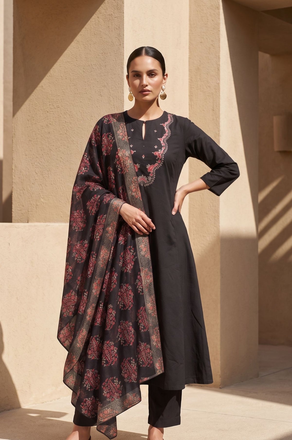 Black Floral Printed Zari Jacquard Dupatta
