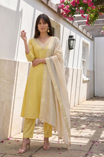 Cream Textured Yarn Dyed Shimmer Metallic Dupatta