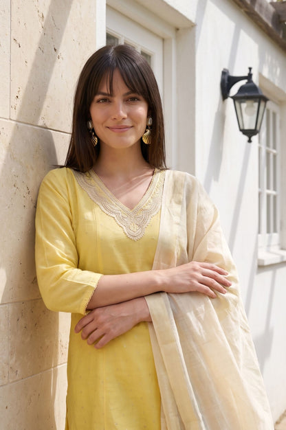 Cream Textured Yarn Dyed Shimmer Metallic Dupatta