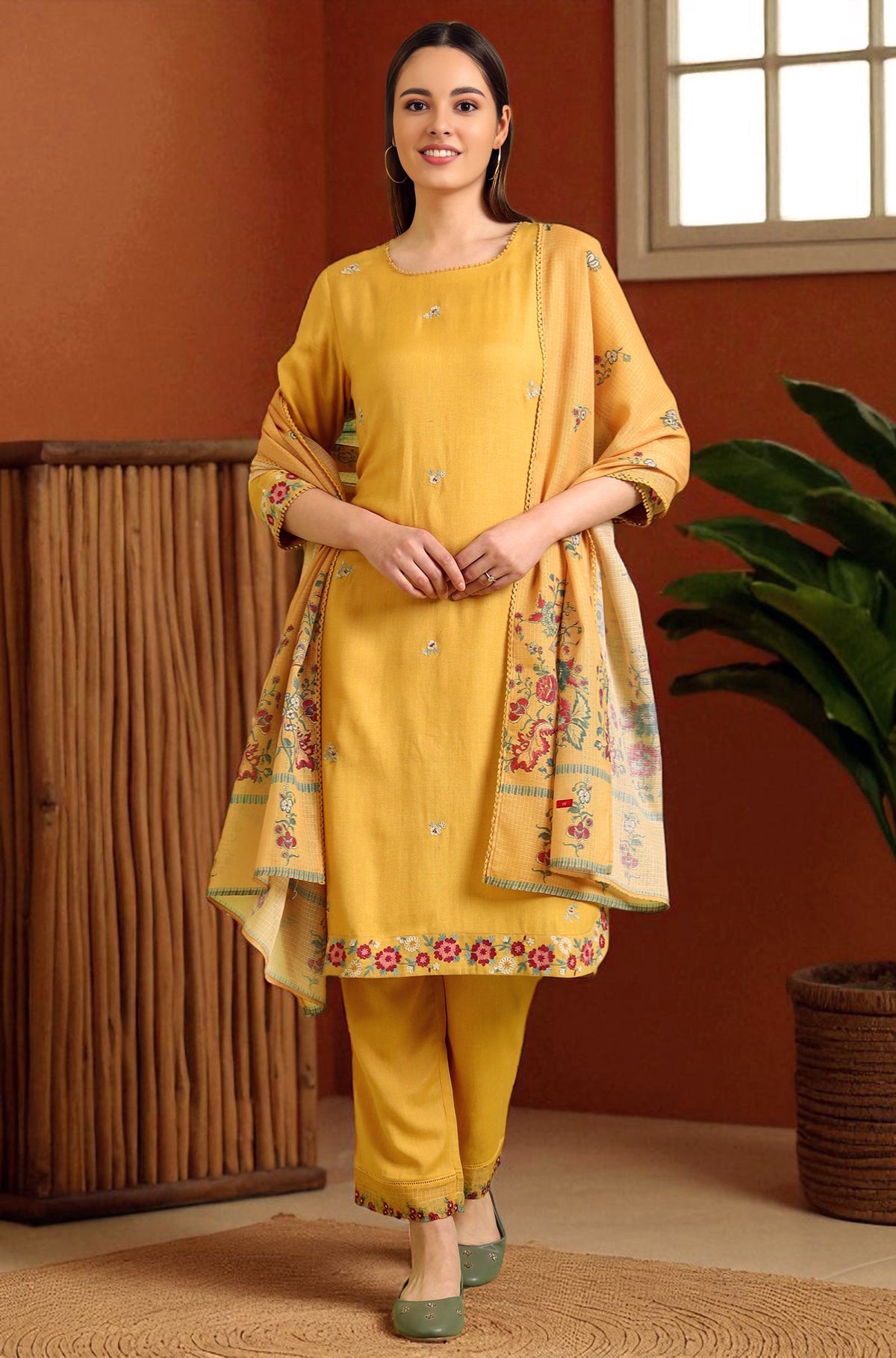 Solid A-line Rayon Kurta & Straight Pant with Dupatta Set - S