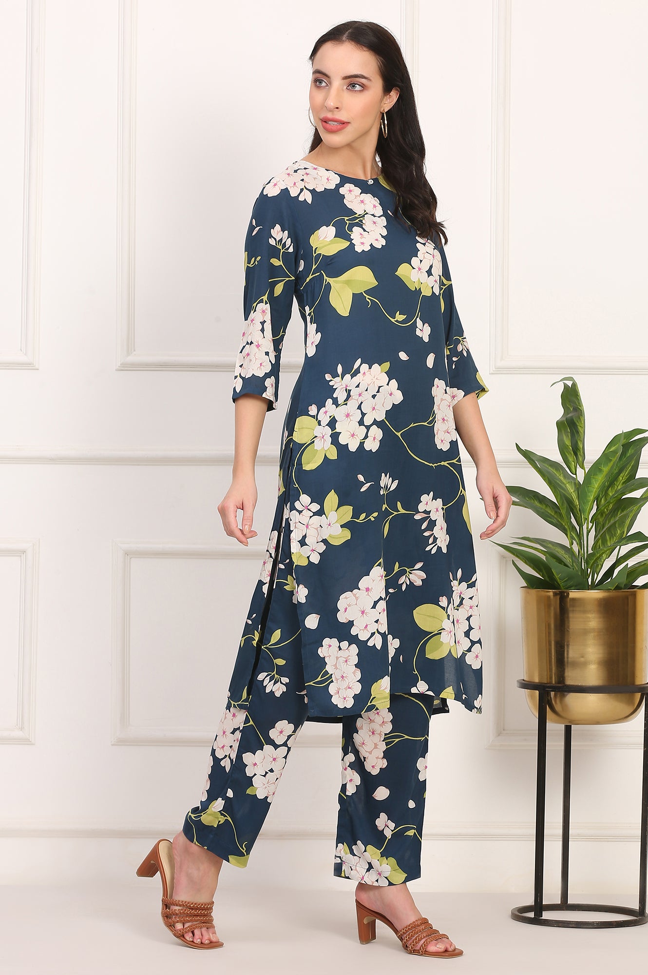 Navy Blue Floral Printed Straight Pure Cotton Kurta and Straight Pants Co-ord Set