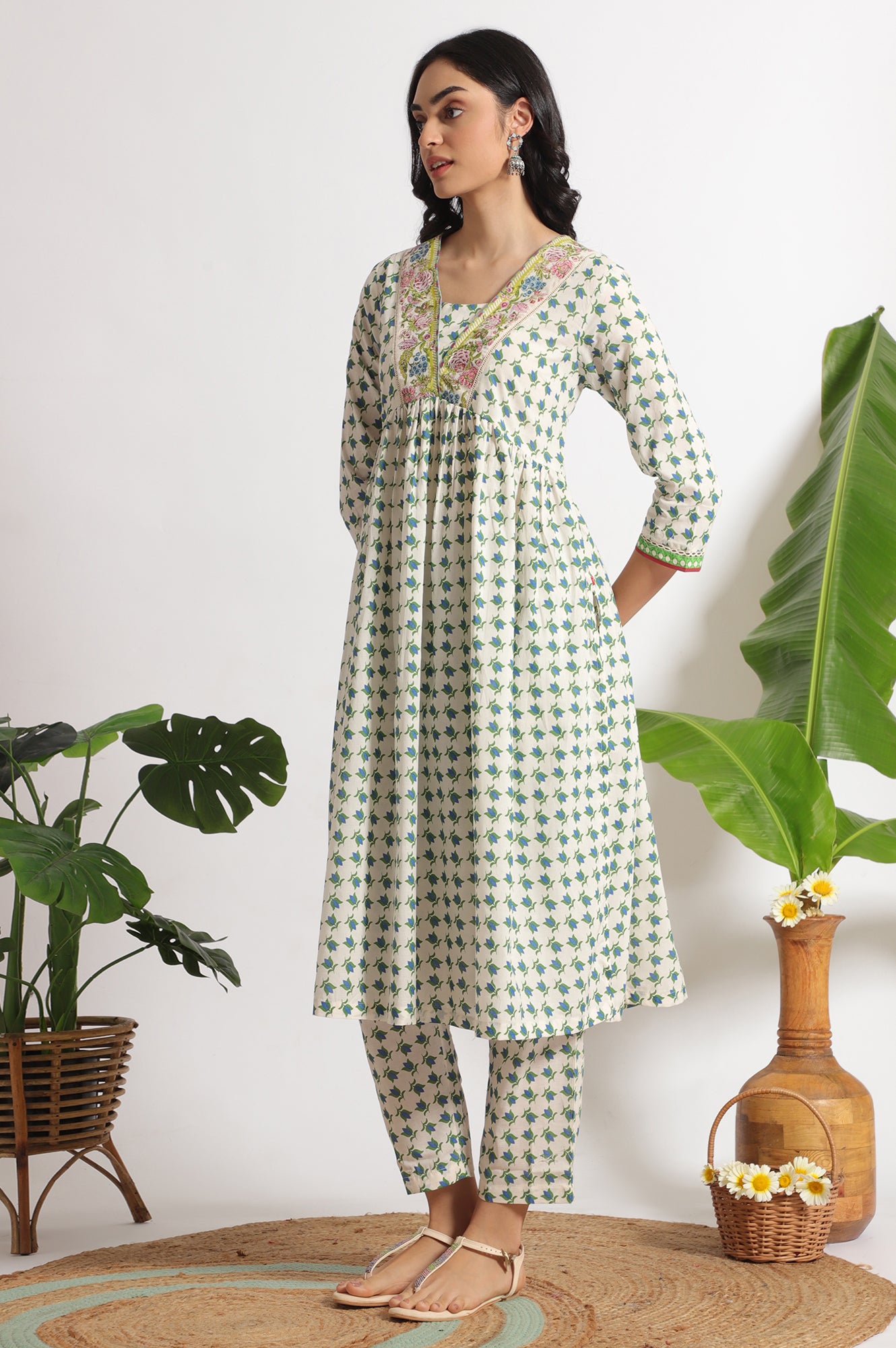 White Lotus Printed Pure Cotton Kurta and Pants Co-ord Set