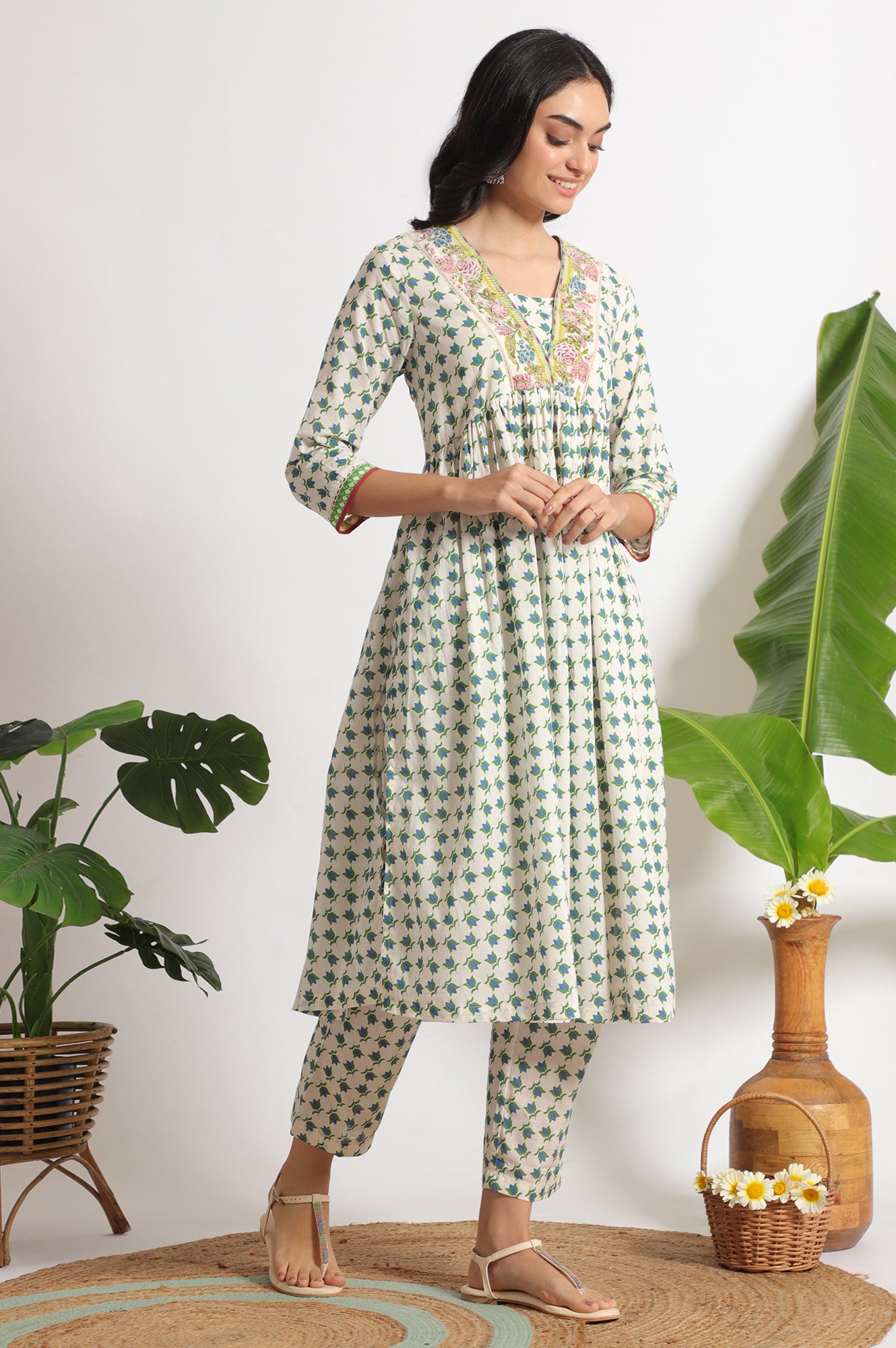 White Lotus Printed Pure Cotton Kurta and Pants Co-ord Set