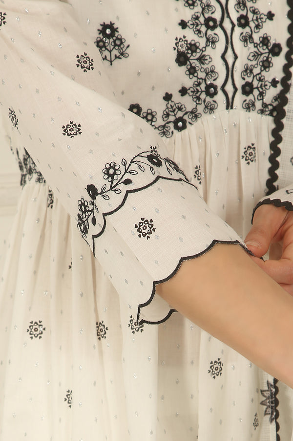 White Printed Thread Embroidered Chanderi Kurta, Pants and Kota Dupatta