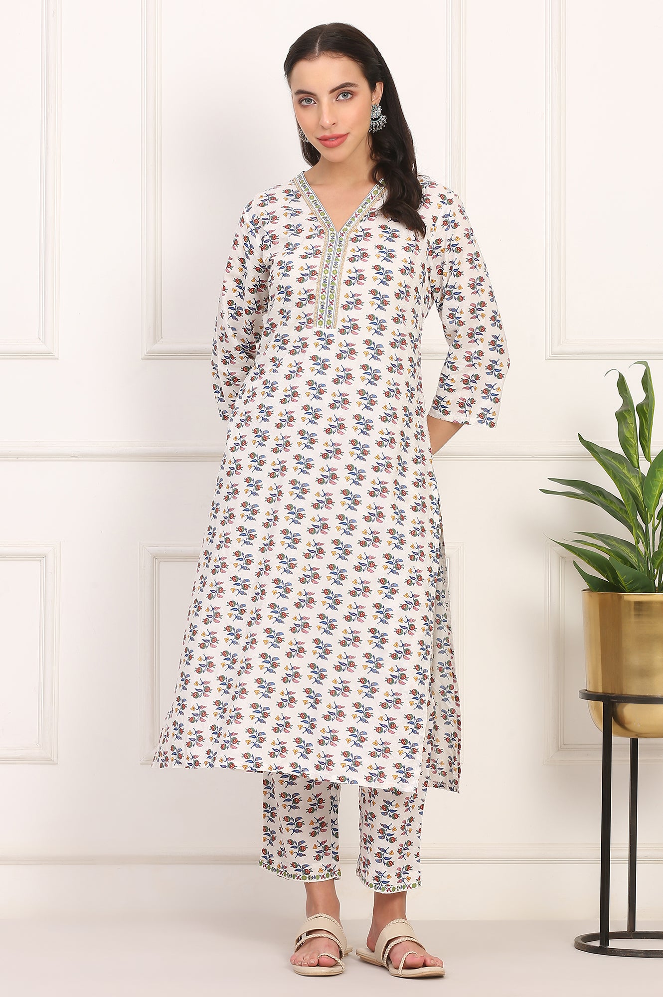 White Floral Printed Straight Pure Cotton Kurta and Straight Pant Co-ord Set