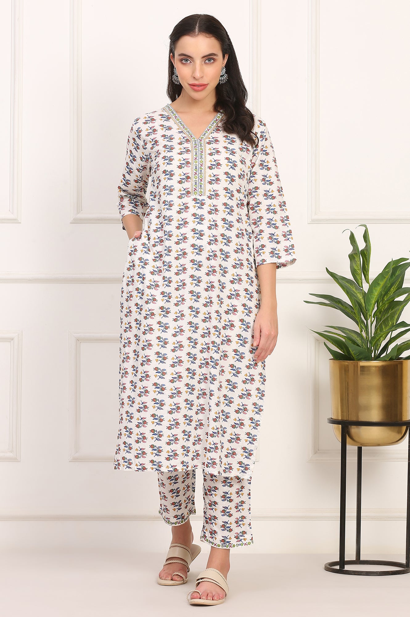 White Floral Printed Straight Pure Cotton Kurta and Straight Pant Co-ord Set