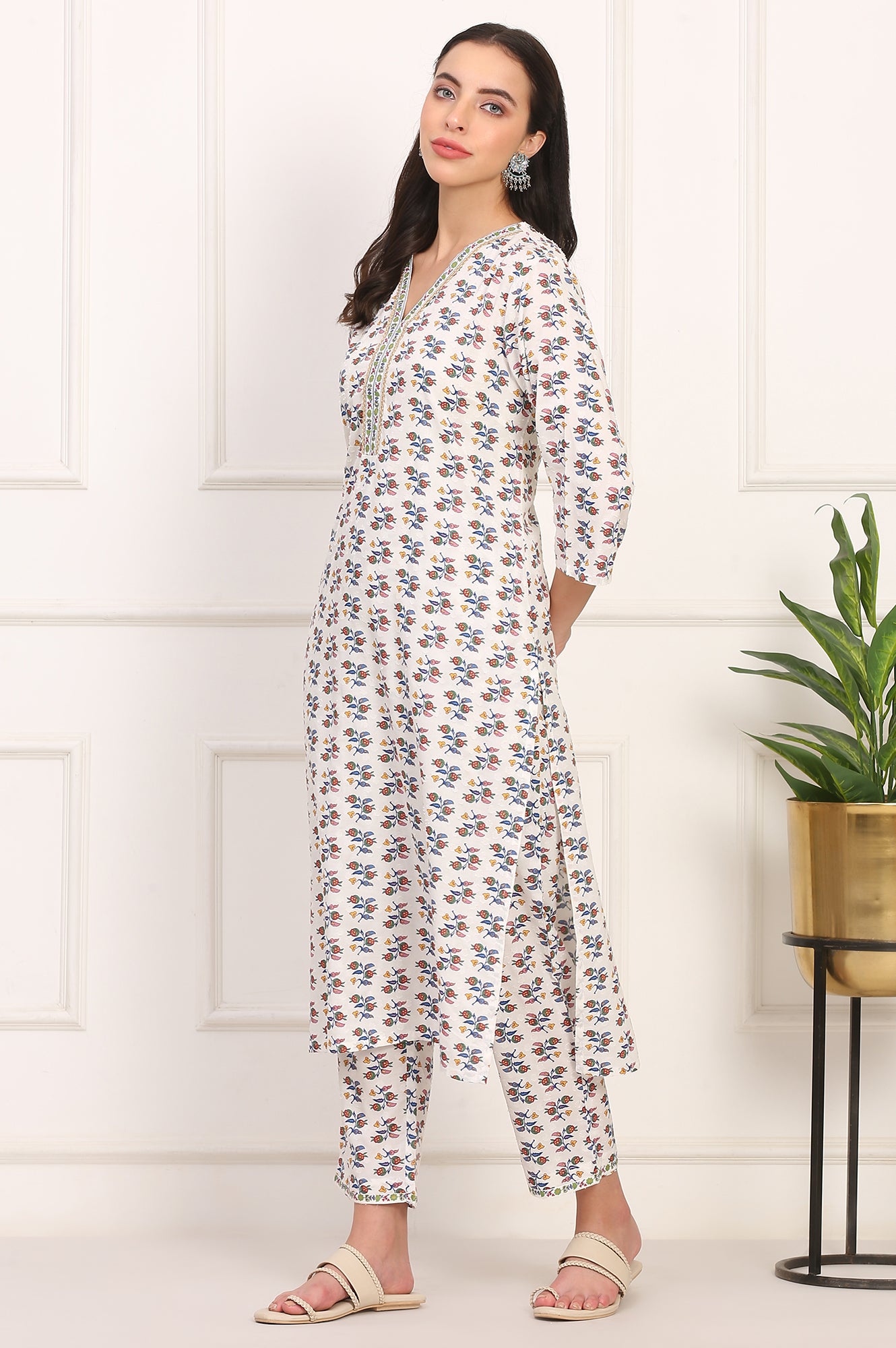White Floral Printed Straight Pure Cotton Kurta and Straight Pant Co-ord Set