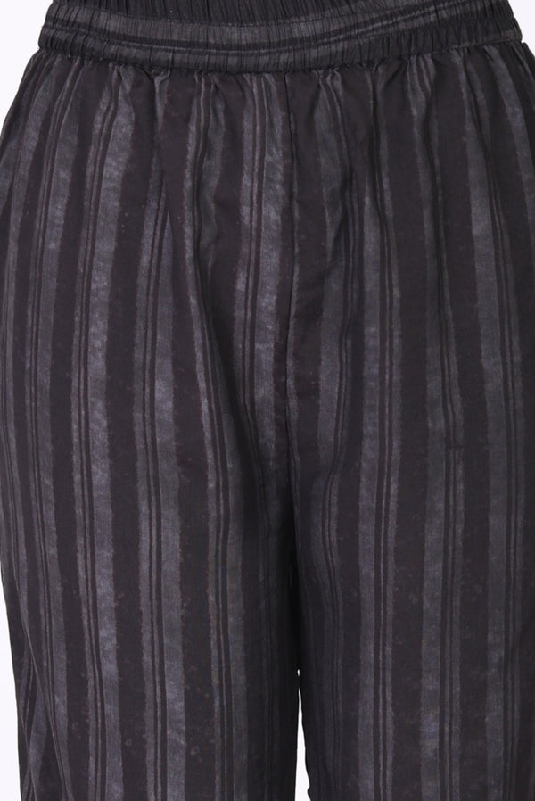 Charcoal Black Floral Printed Crepe Straight Kurta with Straight Pants Co-ord Set