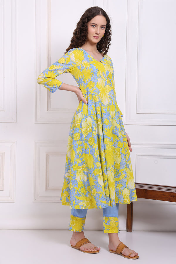 Blue Bold Floral Printed Pure Cotton Flared Kurta, Straight Pants and Dupatta Set