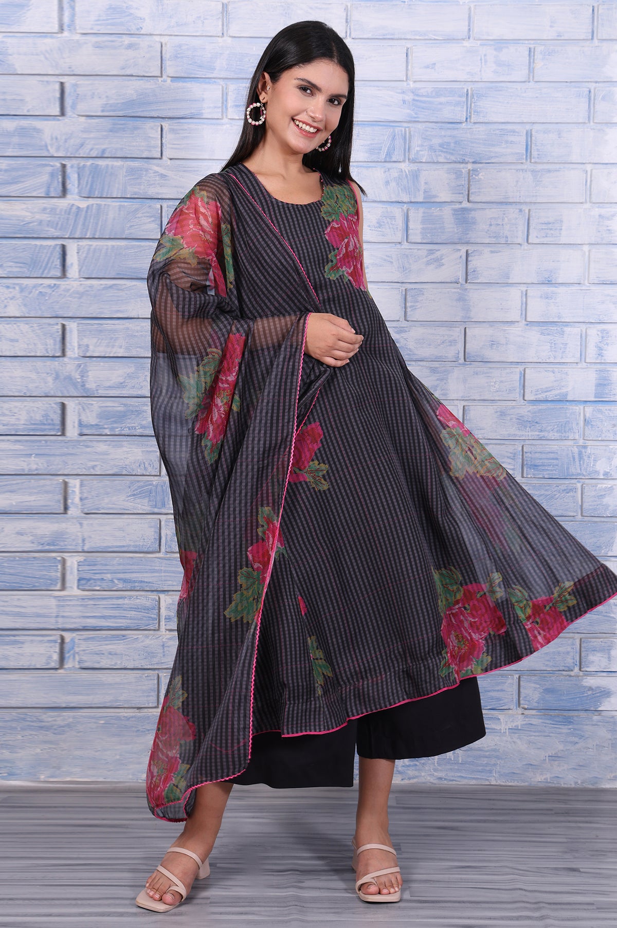 Black Floral Printed Beads Organza Flared Kurta, Cropped Flared Pants And Dupatta Set - L