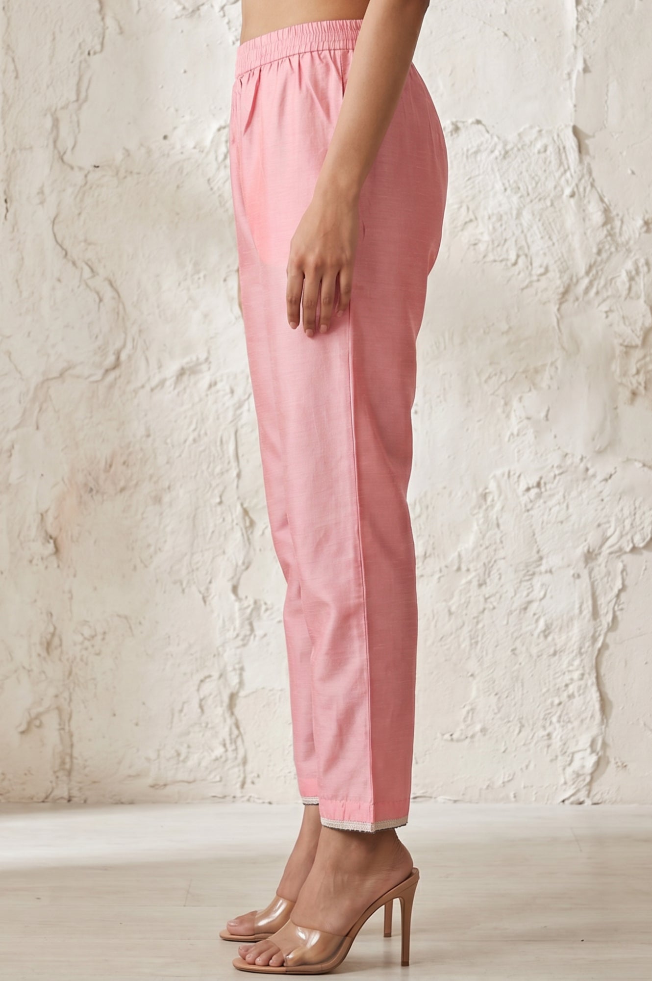 Pink Solid Zari Linen Blend Straight Fit Ankle Length Mid Rise Pant