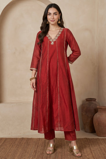 Maroon Solid Zari Chanderi Straight Fit Ankle Length Pants