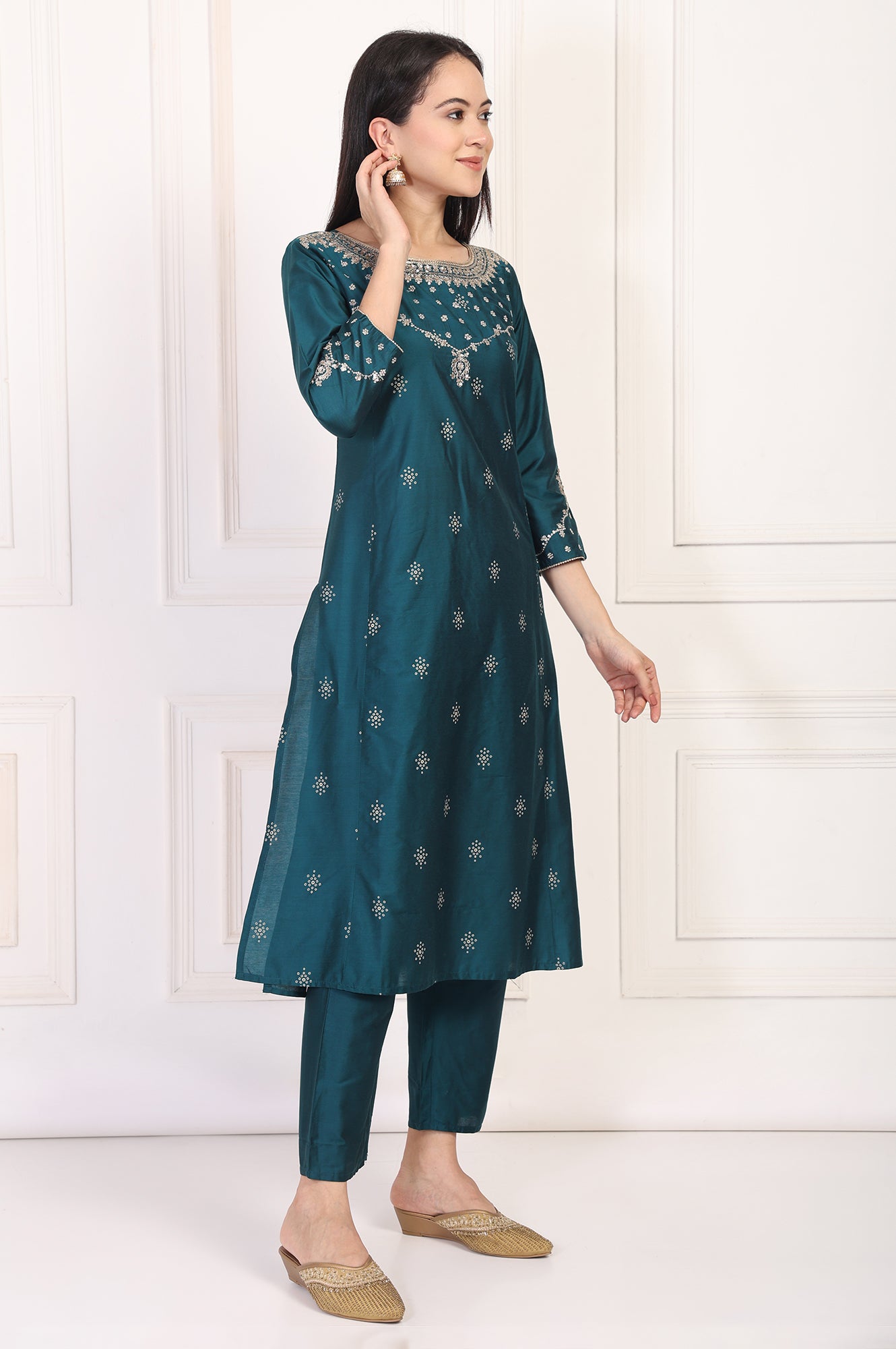 Teal Embroidered Straight Kurta with Straight Pants and Dupatta Set
