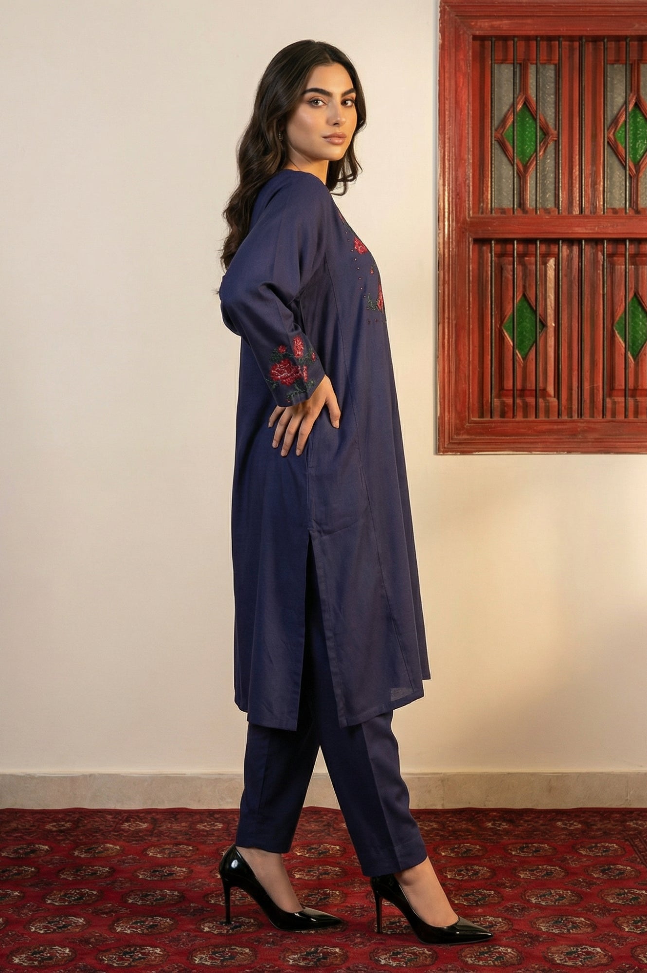 Navy Blue Thread Embroidered Straight Kurta with Pants Co-ord Set