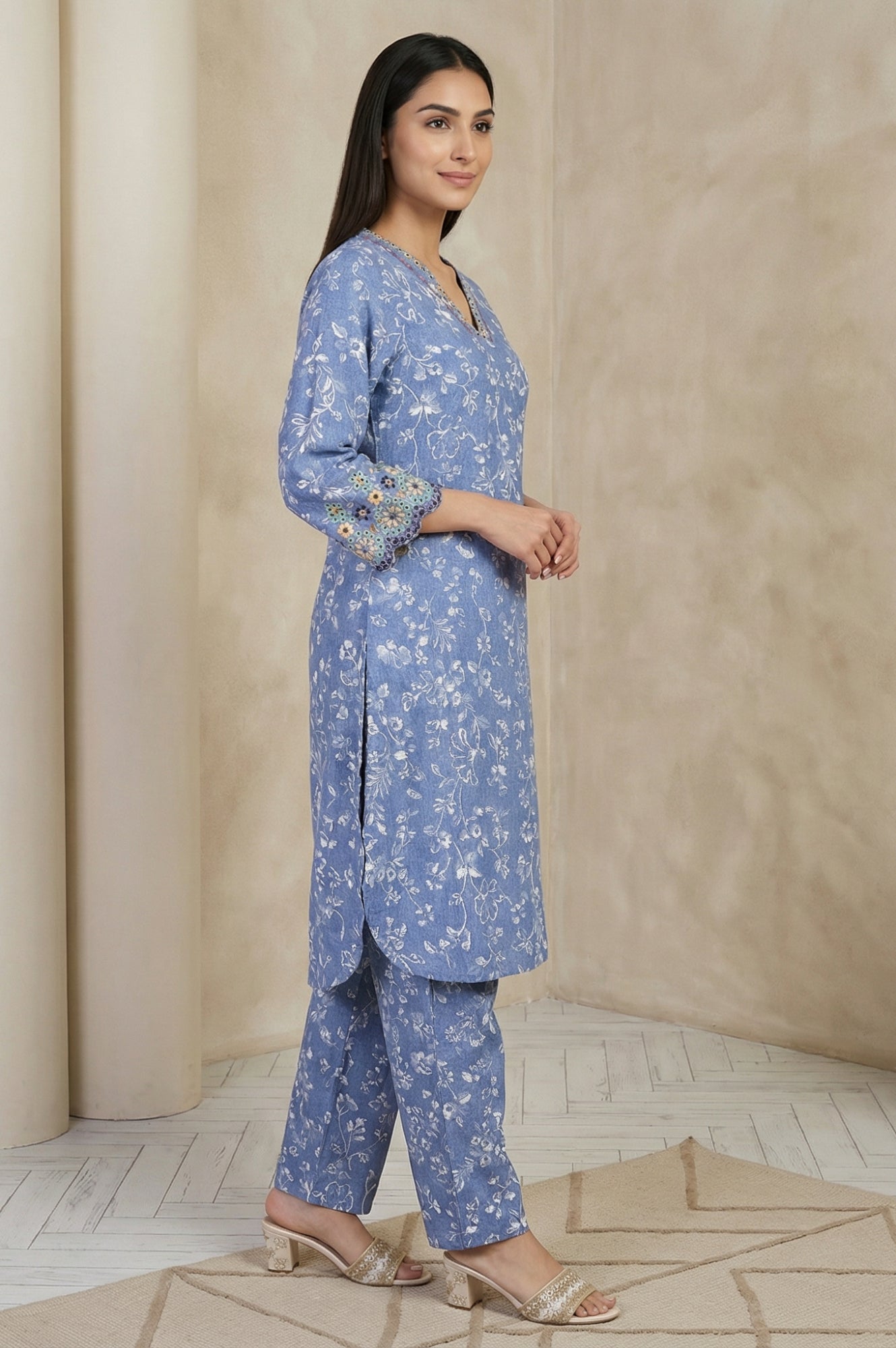 Blue Floral Printed Straight Kurta with Pants Set