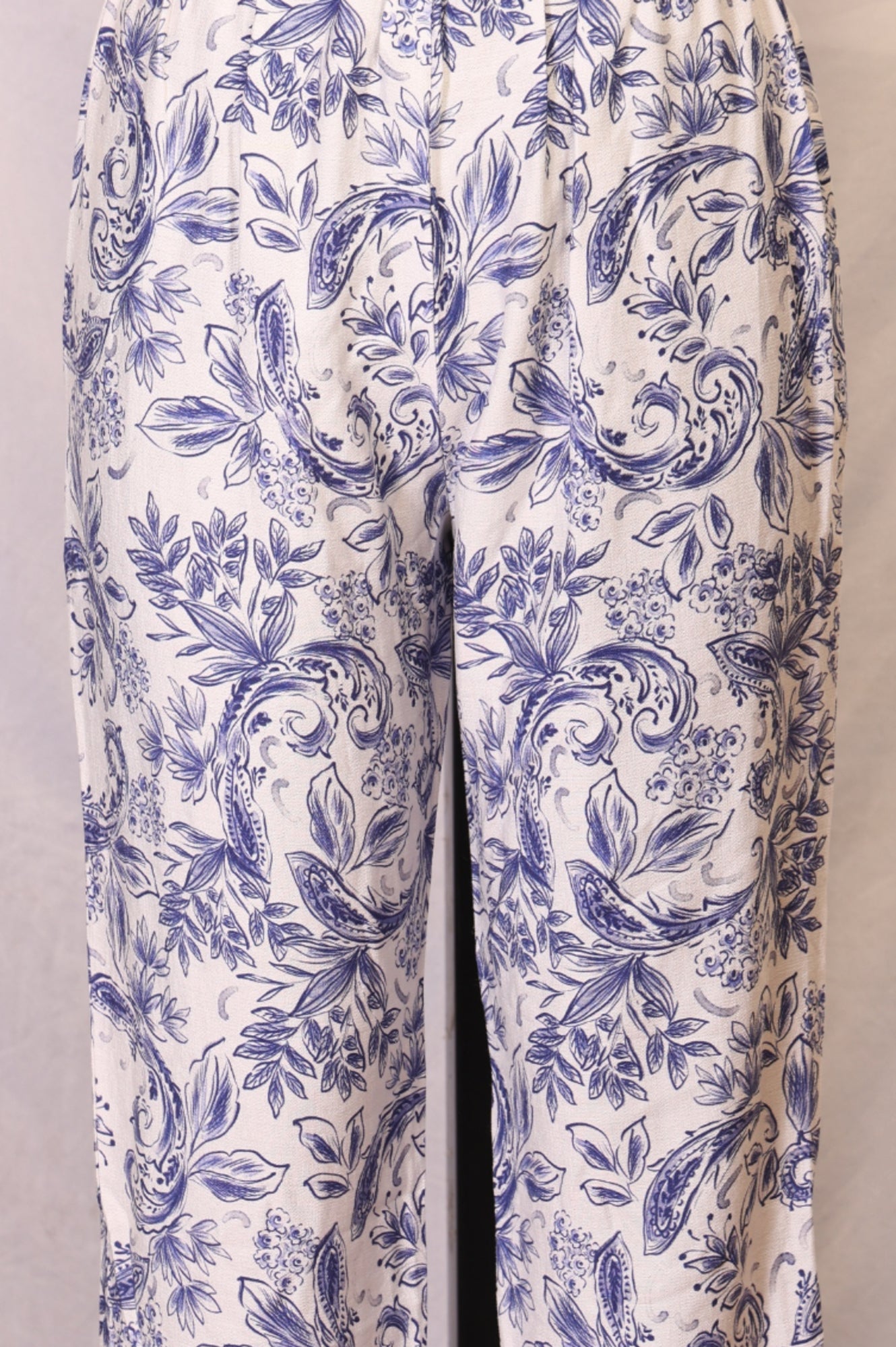 Blue Floral Printed Straight Kurta and Pants Set