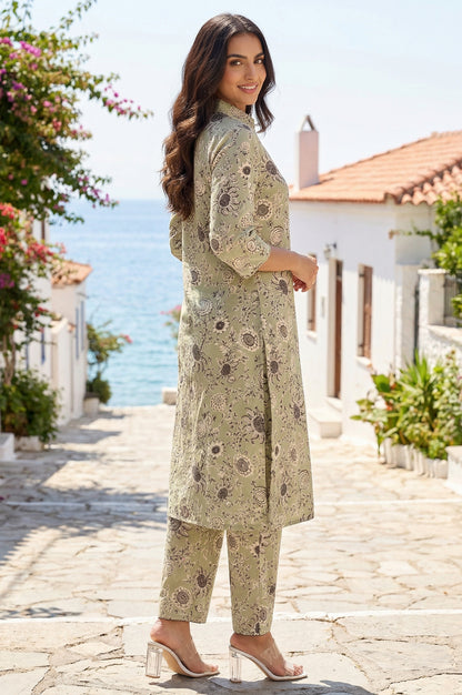Green Floral Printed Straight Kurta with Pants Set