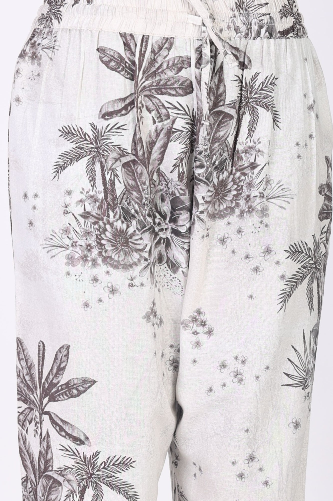 Off White Tropical Floral Printed Rayon Straight Kurta with Pants Co-ord Set