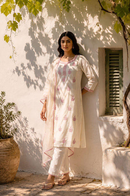 Off White Thread Embroidered Chanderi Straight Kurta with Pants and Dupatta Set