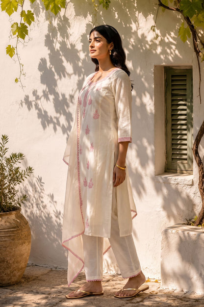 Off White Thread Embroidered Chanderi Straight Kurta with Pants and Dupatta Set