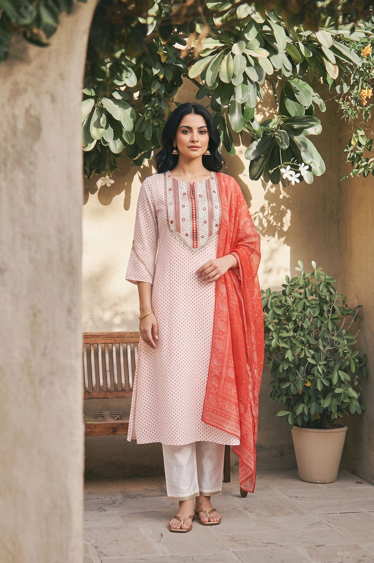Off White Bandhani Embroidered Chanderi Straight Kurta with Pants and Dupatta Set